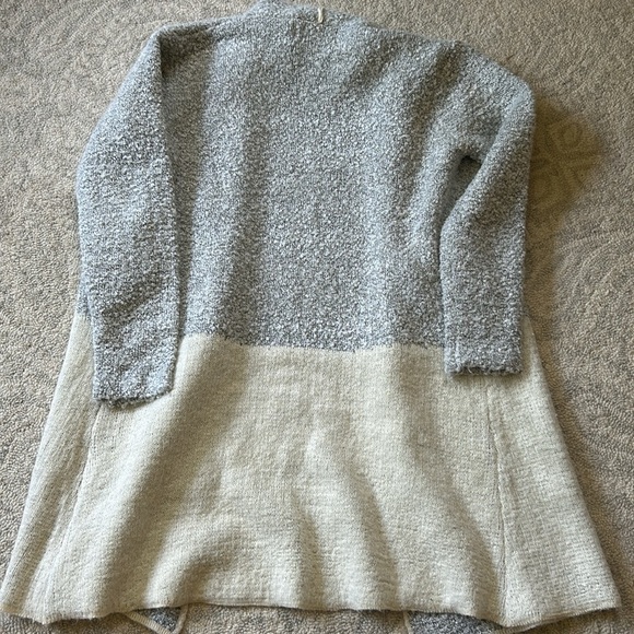 Woman's Long Cardigan Cream and Grey Size Small - Picture 5 of 5